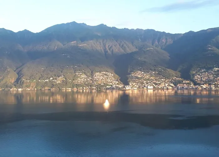 With Panoramic View & Terrace In Pino, Maggiore - Casa Roccia No 7 Apartamento