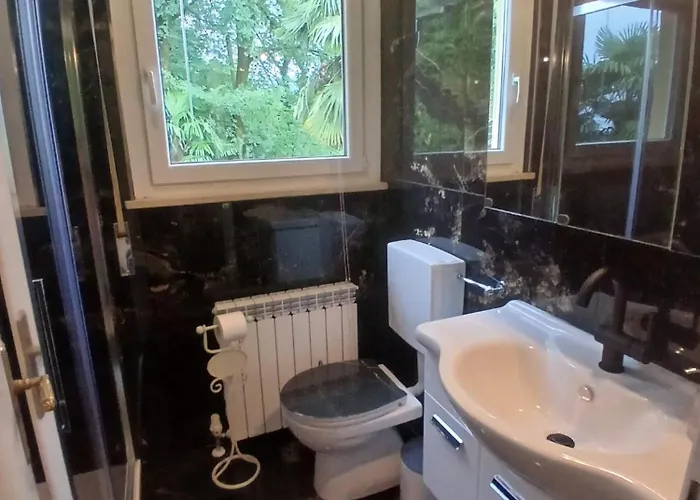 דירה With Panoramic View & Terrace In Pino, Maggiore - Casa Roccia No 7