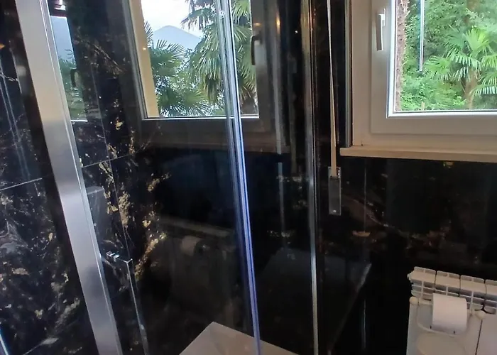 Apartment With Panoramic View & Terrace In Pino, Maggiore - Casa Roccia No 7 *